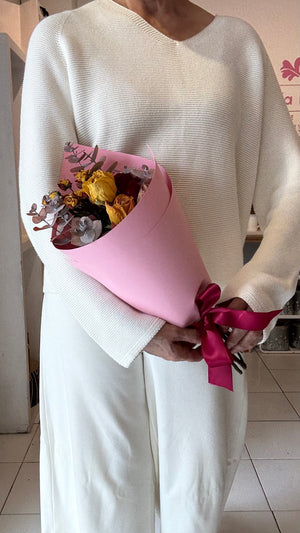 Dried flower bouquet