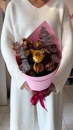 Dried flower bouquet