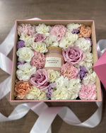 Box flores rosa y vela aromática Rosa