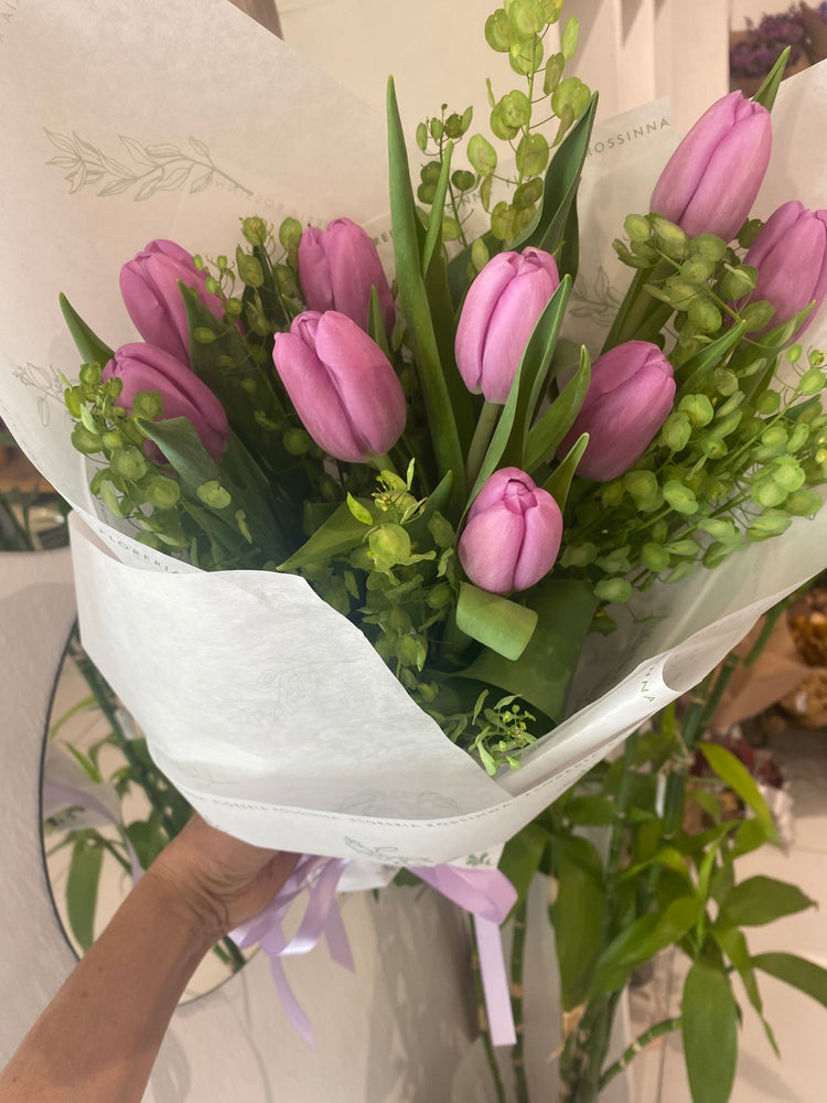 Bouquet tulipanes lila